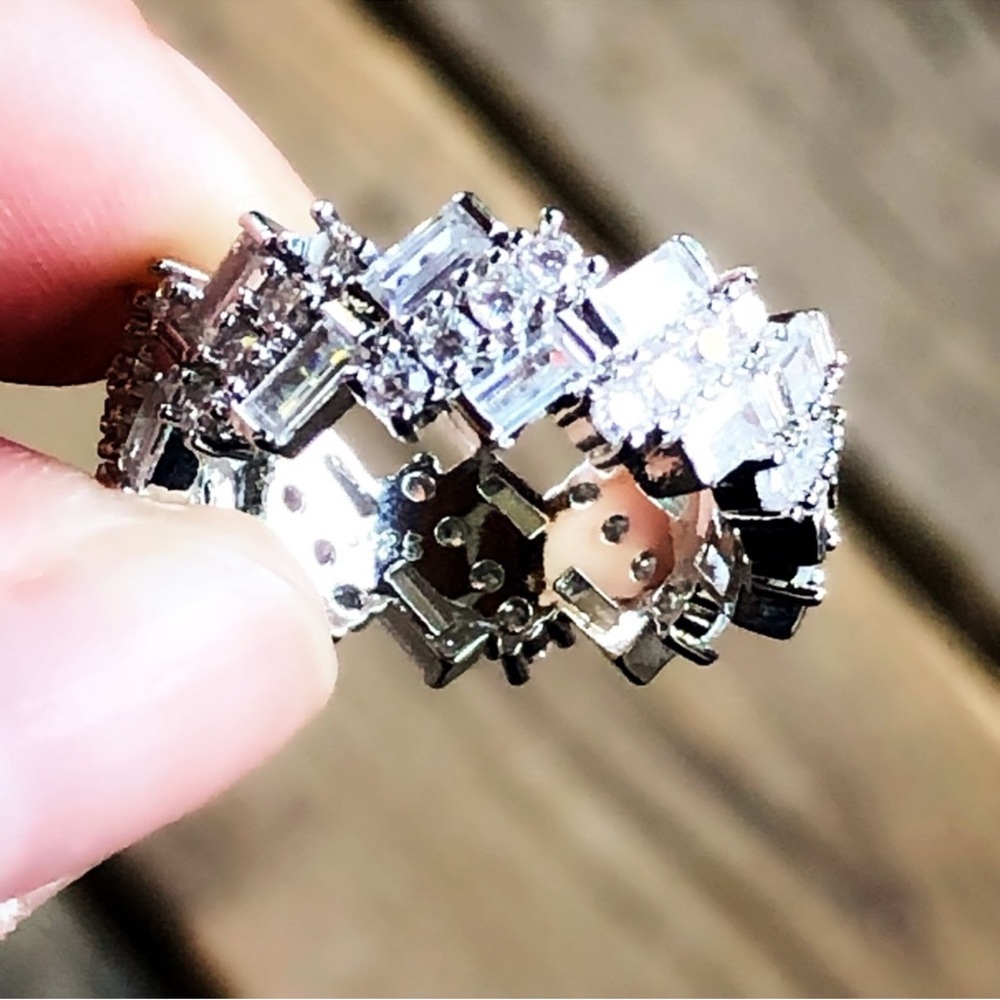18k WG/925 Sterling Baguette/Round
Diamond Band - Picture 6 of 14